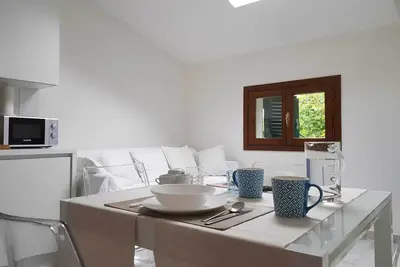 À 100 mètres de la mer, appartement flambant neuf avec tout le confort.
