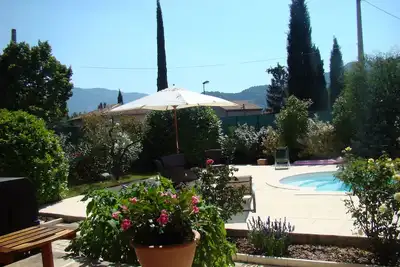 Image de Maison 6 personnes avec piscine, face au St Julien Ă 200 m du centre ville
