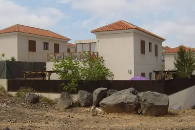 Image de Villa individuelle de 3 chambres avec climatisation et piscine