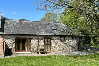 Molesworth Barn at High Park avec Piscine intérieure partagée