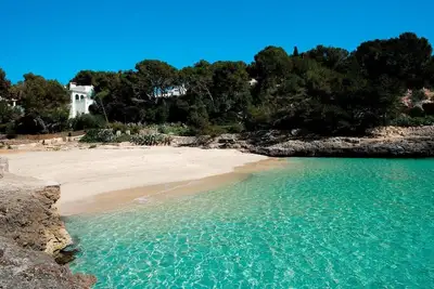 Image de 650 m de la plage 8 min Ă pied avec jardin