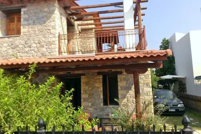 Image de Une maison en pierre de 3 chambres Ă 30m de la mer, villa