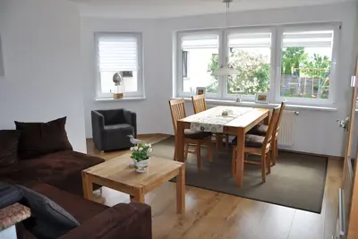 Image de élégant appartement d'environ 65 m² pour 4 personnes, 2 chambres, jardin, vue sur l'eau