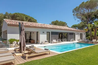 Image de Villa Tourmentin à Saint-Tropez, à côté de la plage Les Salins