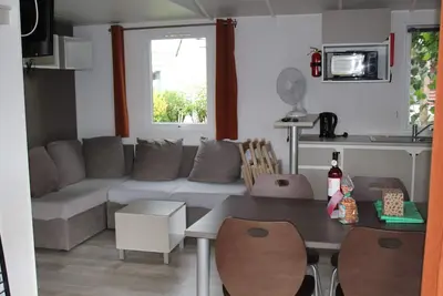 Image de Mobil Home 4 Ch 8à10 Pers \/Clim - Ll-Lv - terrasse\/  Camping les Charmettes****