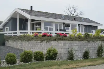Image de Charmante petite maison avec vue sur la mer