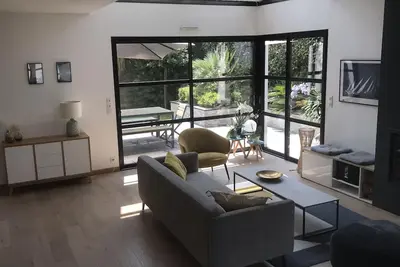 Image de Villa de standing, moderne, 50m de la plage et commerces Ă pied - Larmor Plage