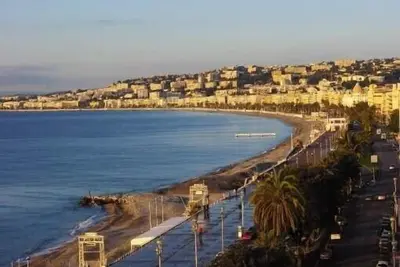 Image de 2 Pièces, Quai Des Etats Unis Nice, Vue Exceptionnelle sur mer