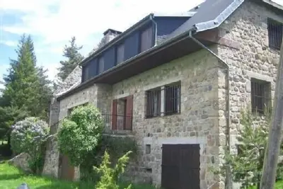 Image de Maison de charme a louer pour 15 personnes au lac d'issarles ardeche