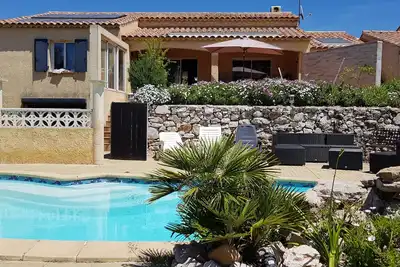Image de Villa entièrement climatisée avec grande piscine privée