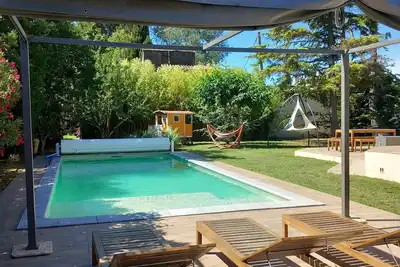 Image de Soleil, baignade, cigales et tranquillité en famille ou entre amis.