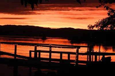 Image de Belle maison au bord du lac avec une vue incroyable (15% de réduction à partir de 3nt ou + en septembre)