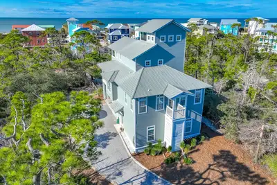 Image de 4 chambres, 3 salles de bain, vue sur le golfe maison, Animaux acceptés, piscine privée, courte promenade à la plage!