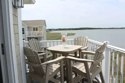 Image de Maison de ville de luxe North Bethany! Vue magnifique sur la baie! Marchez jusqu'à la plage! Bassin!