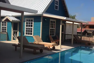 Image de Reef Cottage avec une piscine