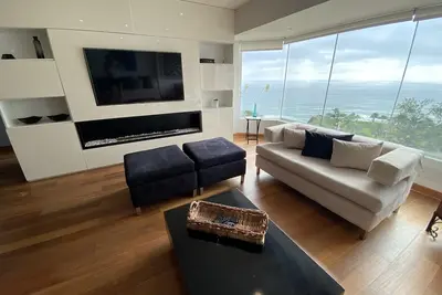Image de Incroyable appartement avec vue sur l'océan et piscine