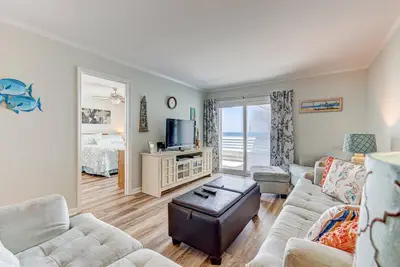 Image de Récifs Iv C3: Condo de 3 chambres avec piscine et vue sur l'océan.