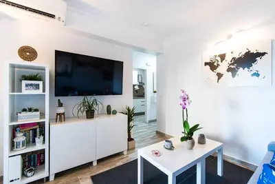 Appartement climatisé sur la plage avec balcon, connexion Wi-Fi et vue fantastique