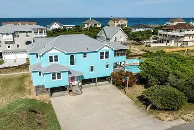 Image de La rumeur l'a | 200 m de la plage | Piscine privée, bain à remous