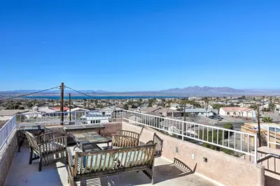 Image de Nouveau! Lake Havasu City Home avec terrasse et vues sur le toit