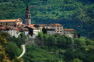 Image de Villa Mandalena à Buzet, 2 logements séparés, piscine extérieure, aire de jeux