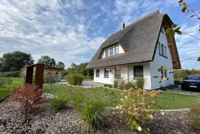 Image de Maison de vacances - Profitez de la cĂ´te de RĂĽgen dans la nouvelle maison de campagne maritime!