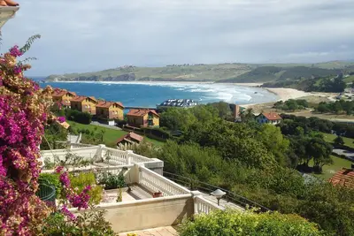 Image de Maison jumelée avec jardin privé et vue spectaculaire sur la baie et les plages