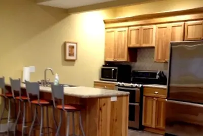 Image de Appartement spacieux au sous-sol, Ă quelques pas du lac Michigan