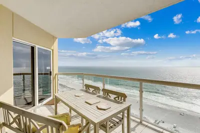 Image de Luxueux Condo 2 Br / 2ba @ Emerald Isle # 1507 | 2 piscines | Wifi gratuit