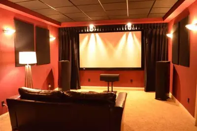 Image de 6 Br, mise à jour, cinéma à Creve Coeur (Long terme Ok)