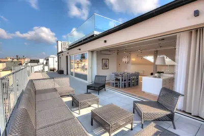 Image de Glamour Excellent G 5 chambres, 5 salles de bains, terrasse panoramique (Prague Old Town)