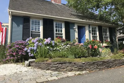 Image de Spacieux, ensoleillé et calme East End 4 Br, à quelques pas de la plage