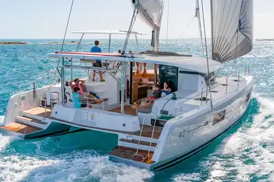 Image de Catamaran de luxe Lagoon 42, 6 îles étonnantes, Ac et générateur
