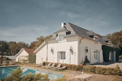 Image de Domaine viticole sur le domaine du Clos Mirabel, pour 6-9 personnes