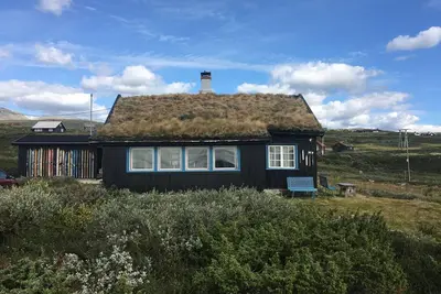 Image de Chalet traditionnel en bois rond construit en 1916