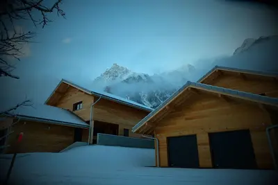 Image de chalet ****  à 5 mn de Chamonix/3 chambres/garage/internet