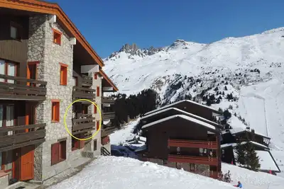 Image de Méribel-Mottaret: vrai pied des pistes, spacieux, 1er étage plein sud, 2 douches