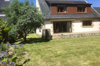 Image de Maison familiale au coeur du vieux bourg de St Briac, jardin clos plein sud