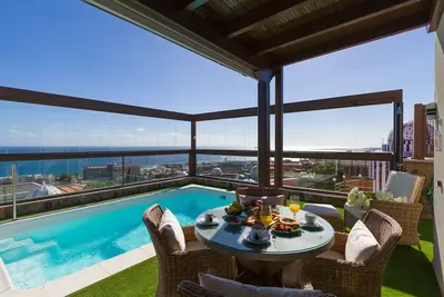 Image de Villa privée avec piscine et vue panoramique spectaculaire sur la mer de l'Atlantique