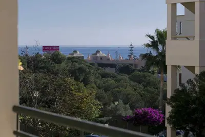 Image de Appartement cĂ´tier Ă 5 min de la plage avec A \/ C