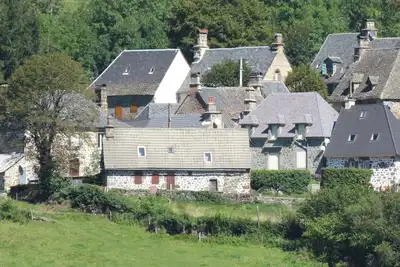 Image de Gîte des Crêtes, M2 *** (proche Salers), plein sud, au calme, vue sur la vallée