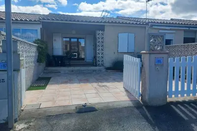 Image de Maison situation calme, bien ensoleillée, dans résidence à 10' de la plage