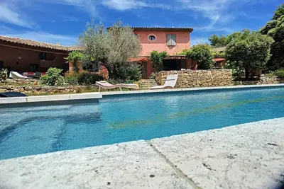 Image de Superbe maison provencale 250m² sur plateau de Puyricard à 7, 6km d'Aix en Pce