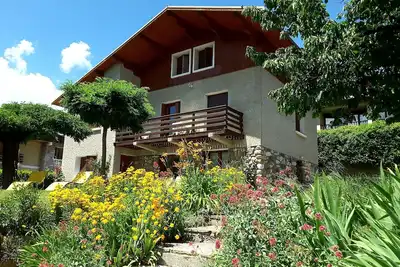 Image de Location Guillestre rez-de-chalet  4 pers, belle vue plein sud.