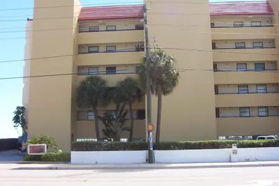 Image de Condo 3br / 2ba Beachfront w / Fabulous Gulf View 1500sf, prochain poste vacant juin 2019