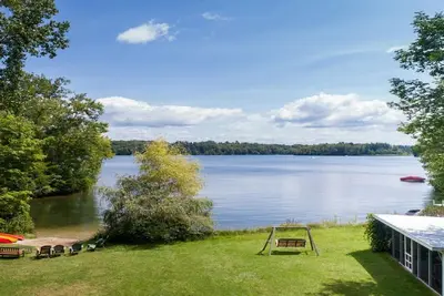 Image de Tranquil Lake House Getaway sur le lac Onota