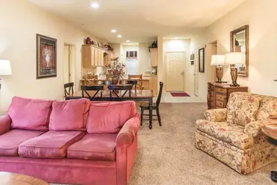 Image de Branson Condo Location<br>Â Mille Collines<br>Â 76 Bande<br>Â Ascenseur<br>Â Vues sur le golf (101202)
