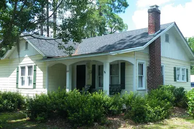 Azalea Cottage 8 mi. au marais Okefenokee et marcher jusqu'à Former Regarder Platform