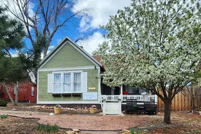 Image de Cottage pittoresque de la fin des années 1800 situé entre Manitou Springs et Old Colorado City