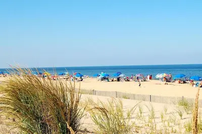 Image de Prenez des vacances et venez Ă la plage! 3 Bd Th au coeur de la plage Dewey, De